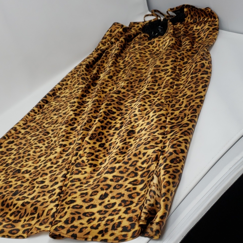 New Animal  Print Chemise Night Gown, Size Medium
